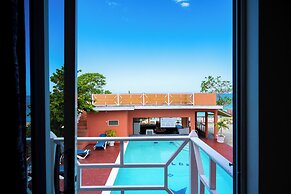 Shields Negril Villas