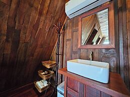 Punnattha House by Peema Villa