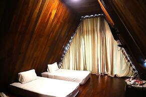 Punnattha House by Peema Villa