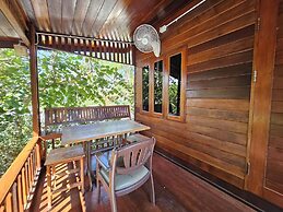 Punnattha House by Peema Villa