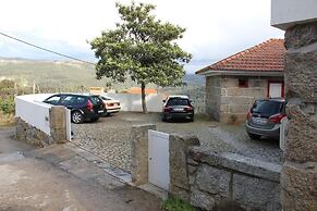 Charming Holiday House in Bairros Portugal With Mountain Views