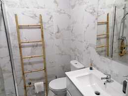 Charming Holiday House in Bairros Portugal With Mountain Views