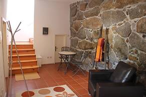 Charming Holiday House in Bairros Portugal With Mountain Views