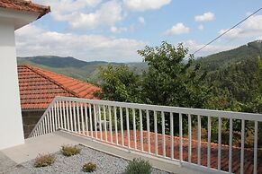Charming Holiday House in Bairros Portugal With Mountain Views