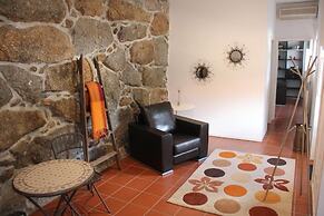 Charming Holiday House in Bairros Portugal With Mountain Views