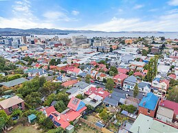 2 Bedroom House - Hobart CBD