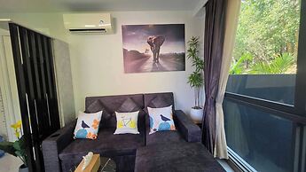 Room-a301- 1 Bedroom Corner Condo Forest