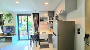Room-a301- 1 Bedroom Corner Condo Forest