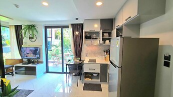 Room-a301- 1 Bedroom Corner Condo Forest