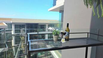 Room-a301- 1 Bedroom Corner Condo Forest