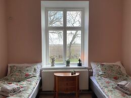 Tullesbo Sätesgård