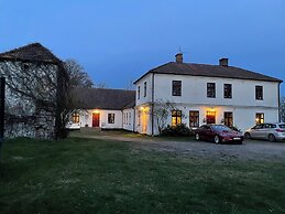 Tullesbo Sätesgård