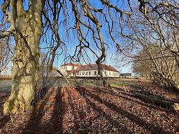 Tullesbo Sätesgård