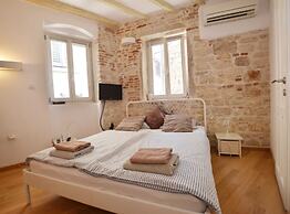 Modern and Cozy Rovinj Old Town Apartments