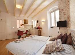 Modern and Cozy Rovinj Old Town Apartments