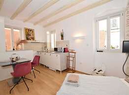 Modern and Cozy Rovinj Old Town Apartments