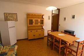 Comfy Apartment With Patio and Private Fenced and Furnished Garden