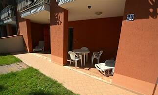 Comfy Apartment With Patio and Private Fenced and Furnished Garden