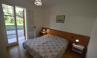 Comfy Apartment With Patio and Private Fenced and Furnished Garden