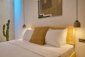 No.908 Sunset Hotel