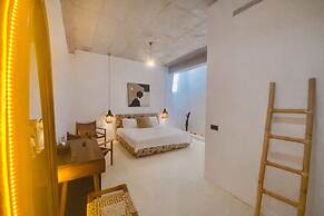 No.908 Sunset Hotel