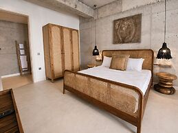 No.908 Sunset Hotel