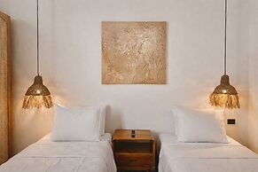 No.908 Sunset Hotel