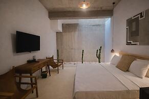 No.908 Sunset Hotel