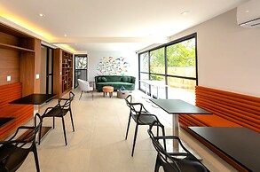 Piscina- AC- academia - Brazilian Corner