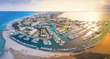 Lovely Flat With Balcony and Private Parking Space 50mt From the sea i