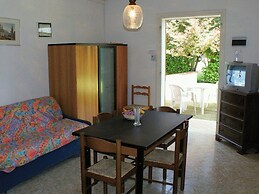 Cozy Flat With Private Fenced Garden a few Steps From Lignano Sabbiado