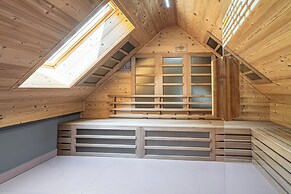 Spalnica Luxury Suite