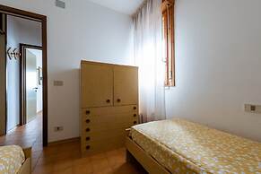 Charming Apartment Near the Beach