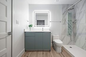 Upstay Brand New Contemporary Apartment Near Soco