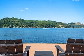 Lakefront Luxury Stunning Views Dock Hot Tub