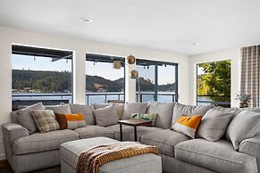 Lakefront Luxury Stunning Views Dock Hot Tub