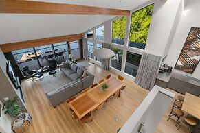 Lakefront Luxury Stunning Views Dock Hot Tub