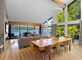 Lakefront Luxury Stunning Views Dock Hot Tub