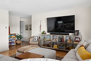 Lakefront Luxury Stunning Views Dock Hot Tub