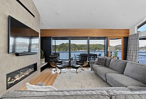 Lakefront Luxury Stunning Views Dock Hot Tub