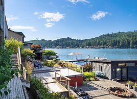 Lakefront Luxury Stunning Views Dock Hot Tub
