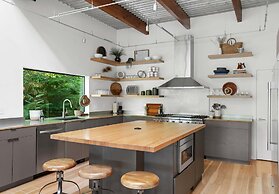 Lakefront Luxury Stunning Views Dock Hot Tub