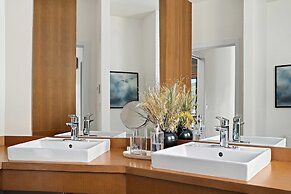 Lakefront Luxury Stunning Views Dock Hot Tub