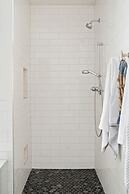 Lakefront Luxury Stunning Views Dock Hot Tub