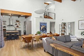 Lakefront Luxury Stunning Views Dock Hot Tub