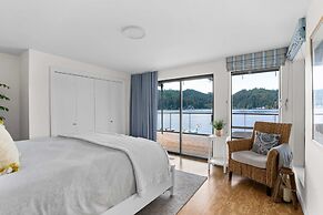 Lakefront Luxury Stunning Views Dock Hot Tub