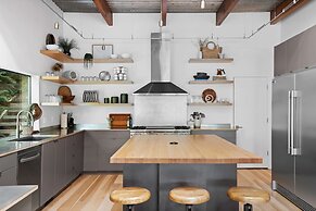 Lakefront Luxury Stunning Views Dock Hot Tub