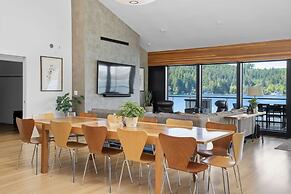 Lakefront Luxury Stunning Views Dock Hot Tub