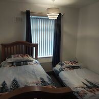 Knotty Ash - 3 Beds - Sleeps 6 - On-site Parking