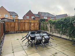 Knotty Ash - 3 Beds - Sleeps 6 - On-site Parking
